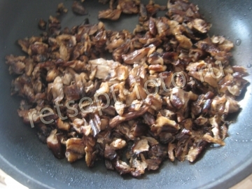 Кабачковый торт с грибами, сыром и помидорами