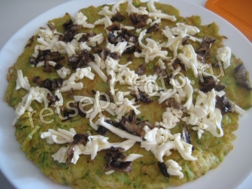 Кабачковый торт с грибами, сыром и помидорами