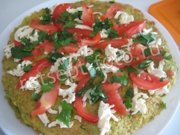 Кабачковый торт с грибами, сыром и помидорами