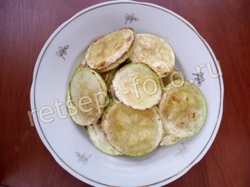 Кабачковый торт с майонезом и чесноком