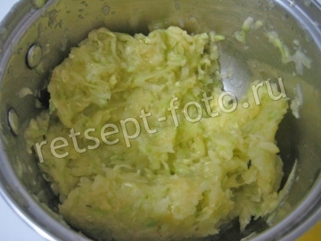 Кабачковый торт с морковью и луком