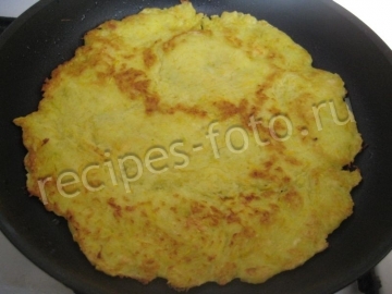 Кабачковый торт с сыром и помидорами
