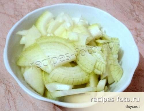 Гуляш из говядины с черносливом