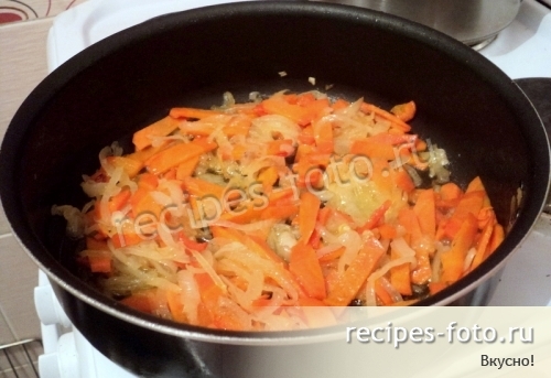 Гуляш из говядины с черносливом