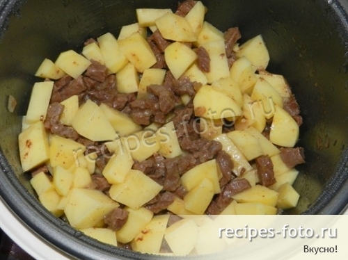 Овощное рагу с мясом и картошкой в мультиварке
