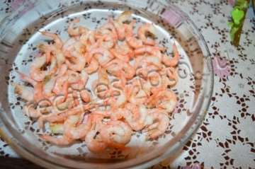 Канапе с креветками, сыром и оливками
