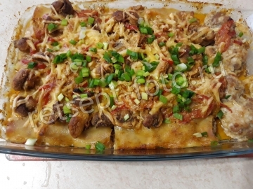 Каннеллоне с курицей и грибами в томатном соусе