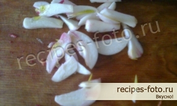 Капуста маринованная кусочками со свеклой быстрого приготовления