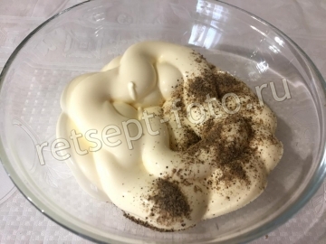 Карась запеченный в духовке с майонезом