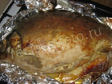 Карп фаршированный гречкой и грибами запеченный в духовке