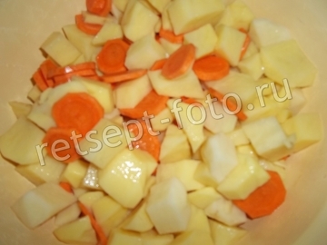 Карп с картошкой в духовке