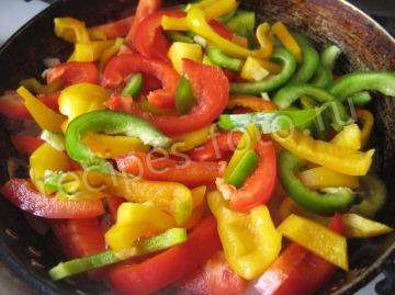 Картофель с перцем в духовке без мяса