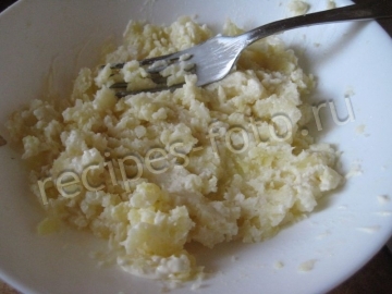 Картошка фаршированная сыром и колбасой