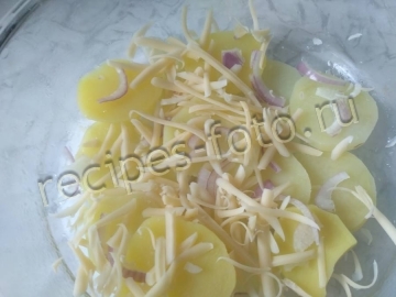 Картофельная запеканка с рыбными консервами