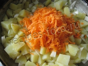 Картофельная запеканка с солеными огурцами