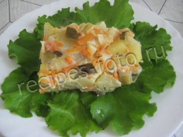 Картофельная запеканка с солеными огурцами