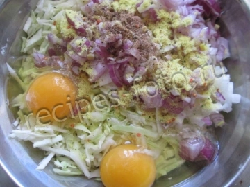 Картофельные драники с капустой
