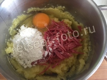Картофельные вафли с колбасой в мультипекаре