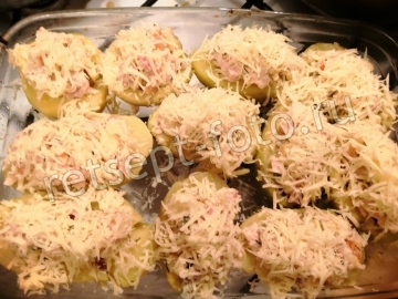 Картошка фаршированная копченой курицей