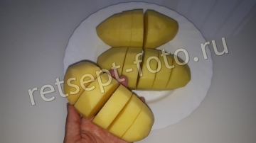 Картошка-гармошка с фаршем, сыром и помидорами