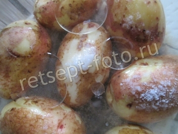 Картошка-гармошка с сыром и луком в духовке