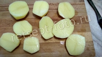 Картошка с сыром, чесноком и майонезом в духовке