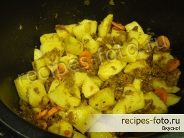 Картошка с тушенкой в мультиварке