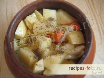 Картошка в горшочках без мяса с овощами