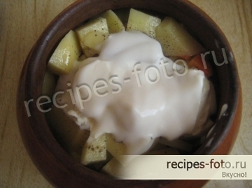 Картошка в горшочках без мяса с овощами