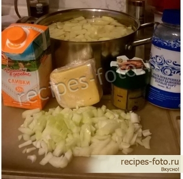 Картошка запеченная в духовке с сыром, сливками и чесноком