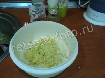 Кекс с тертыми яблоками