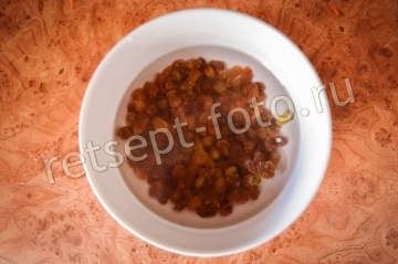 Кексы с изюмом на маргарине