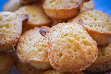 Кексы с изюмом на маргарине