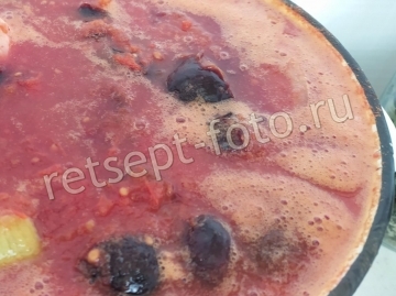 Кетчуп из слив с помидорами на зиму