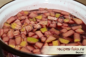Классический глинтвейн с яблоками и медом