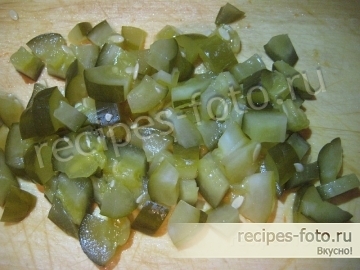 Винегрет с яйцами и солеными огурцами
