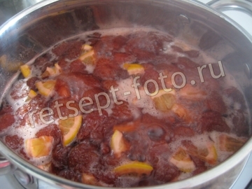 Клубничное варенье с лимоном