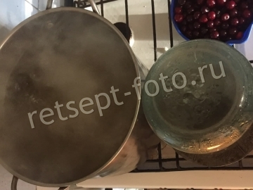 Компот ассорти из ягод на зиму (шелковица, красная и черная смородина, малина)