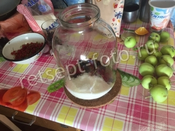 Компот ассорти из ягод на зиму (шелковица, красная и черная смородина, малина)