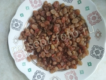 Конфеты из изюма и орехов с какао
