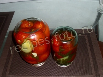 Консервированные помидоры с уксусом и чесноком