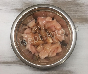 Корейский суп миёккук с водорослями и курицей