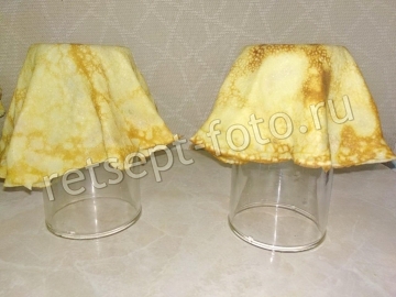 Корзиночки из блинов с фруктами и мороженым