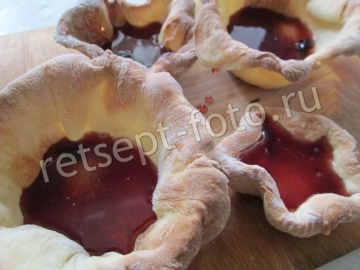 Корзиночки с творожным кремом и вареньем