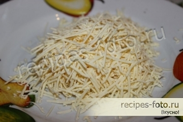 Котлеты запеченные в духовке с помидором, грибами и сыром