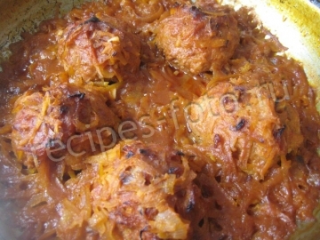 Котлеты запеченные в духовке в соусе с овощами