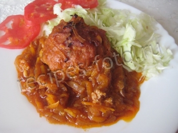 Котлеты запеченные в духовке в соусе с овощами
