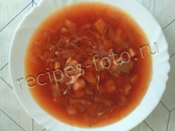 Красный борщ с курицей