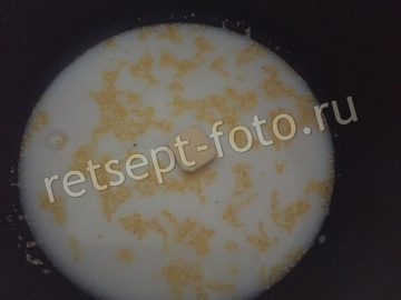 Кукурузная каша с молоком в мультирваке