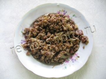 Кулебяка с мясом и грибами